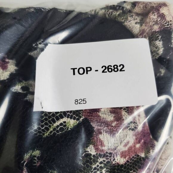 Crave Fame by Almost Famous Women’s Large Black Floral Lace Sleeveless Ruffle Bl - Picture 7 of 7